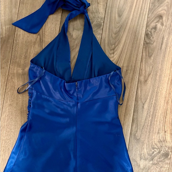 Le Chateau Midnight Blue Satin Top - Picture 2 of 3